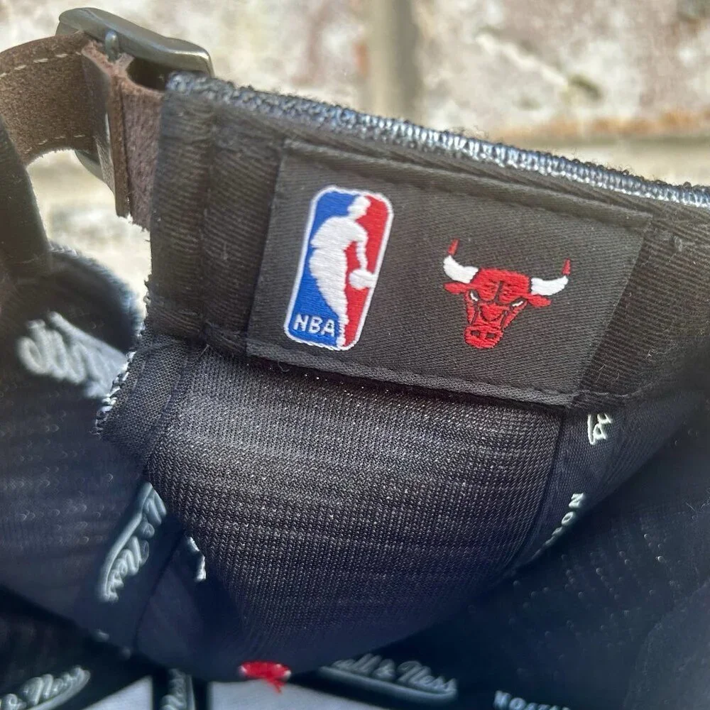Chicago Bulls Basketball Mitchell & Ness Flat Brim Hat